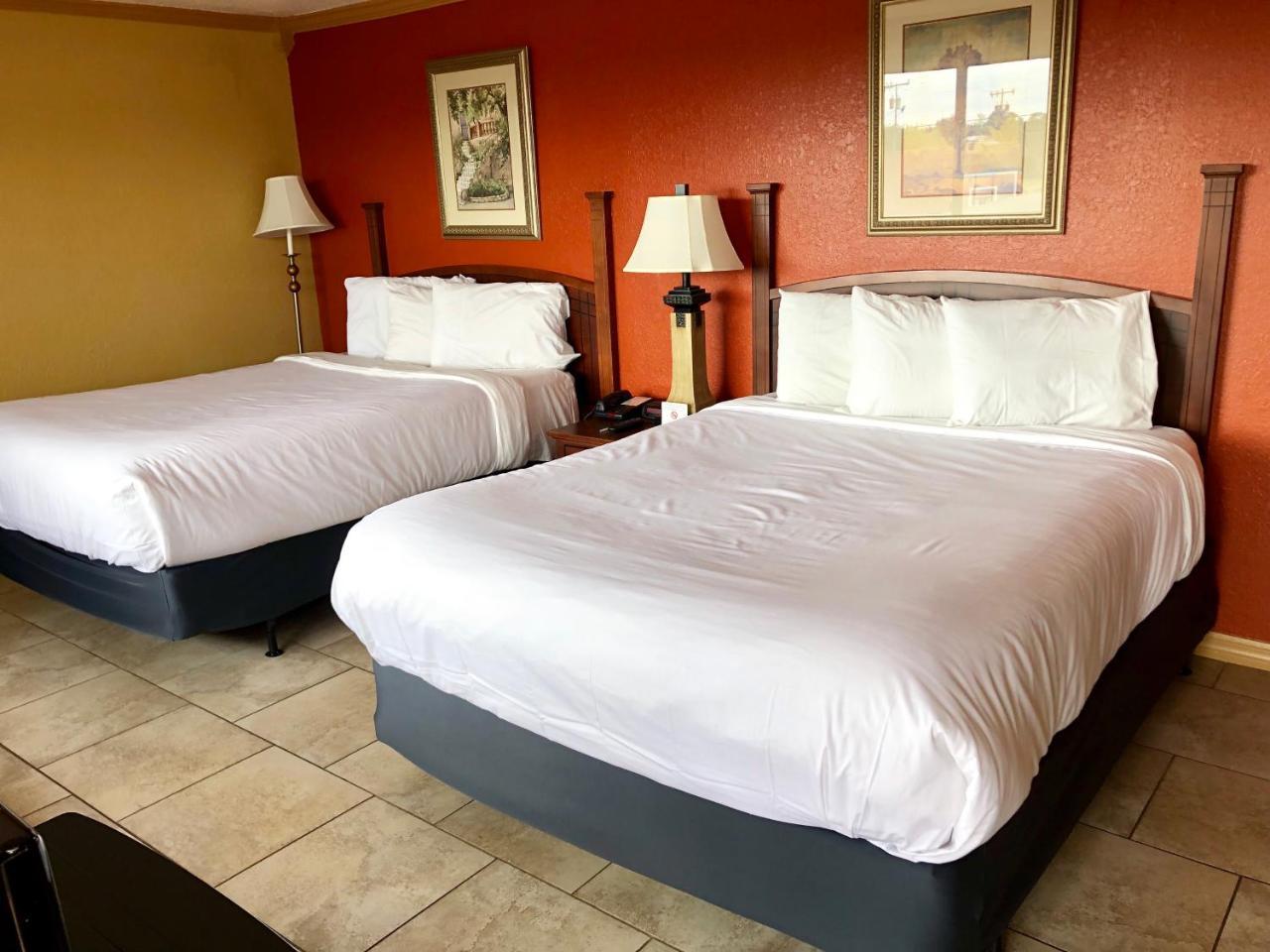 Americas Value Motel *